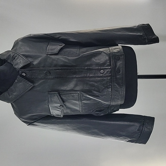 Women's Black Leather Jacket - Picture 7 of 16